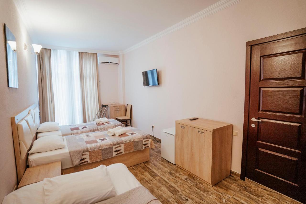 Hotel General Batoumi Extérieur photo