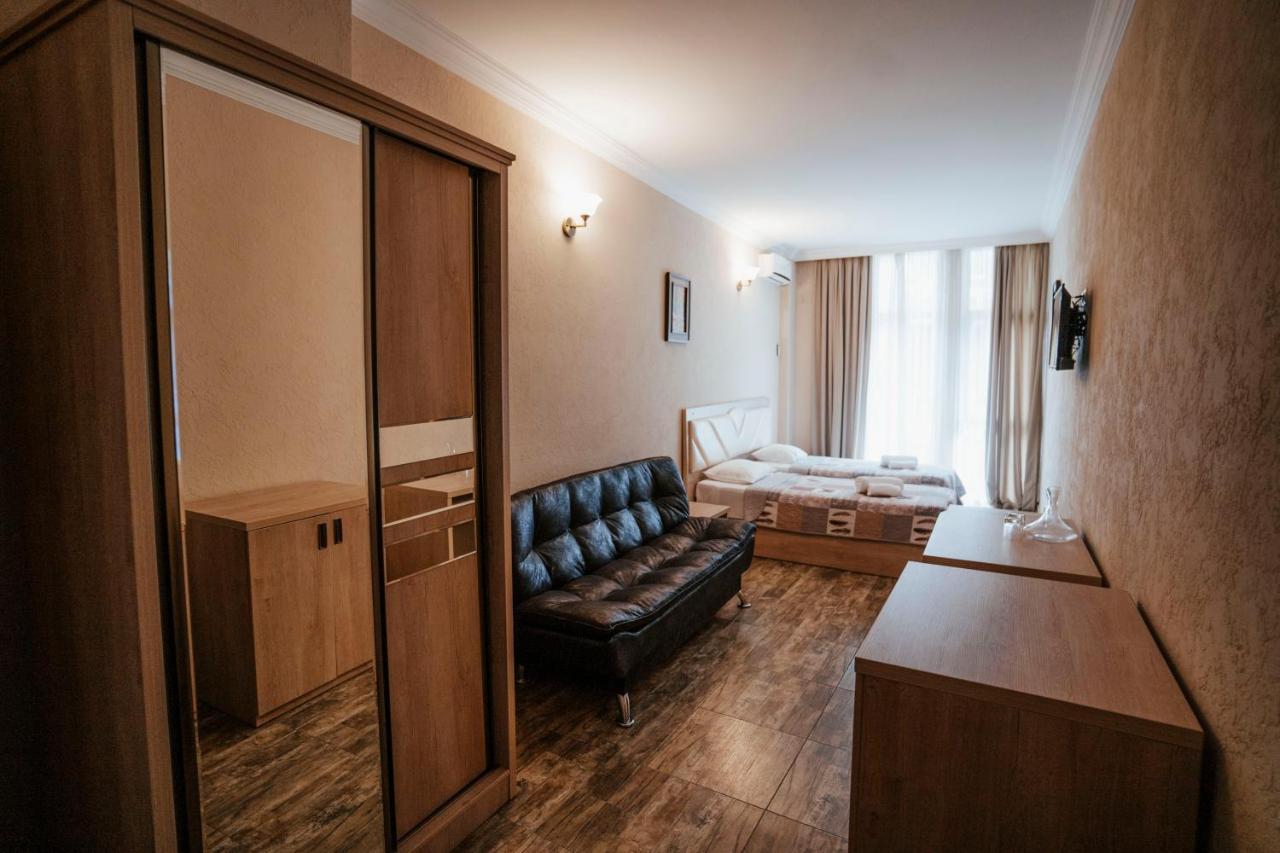 Hotel General Batoumi Extérieur photo