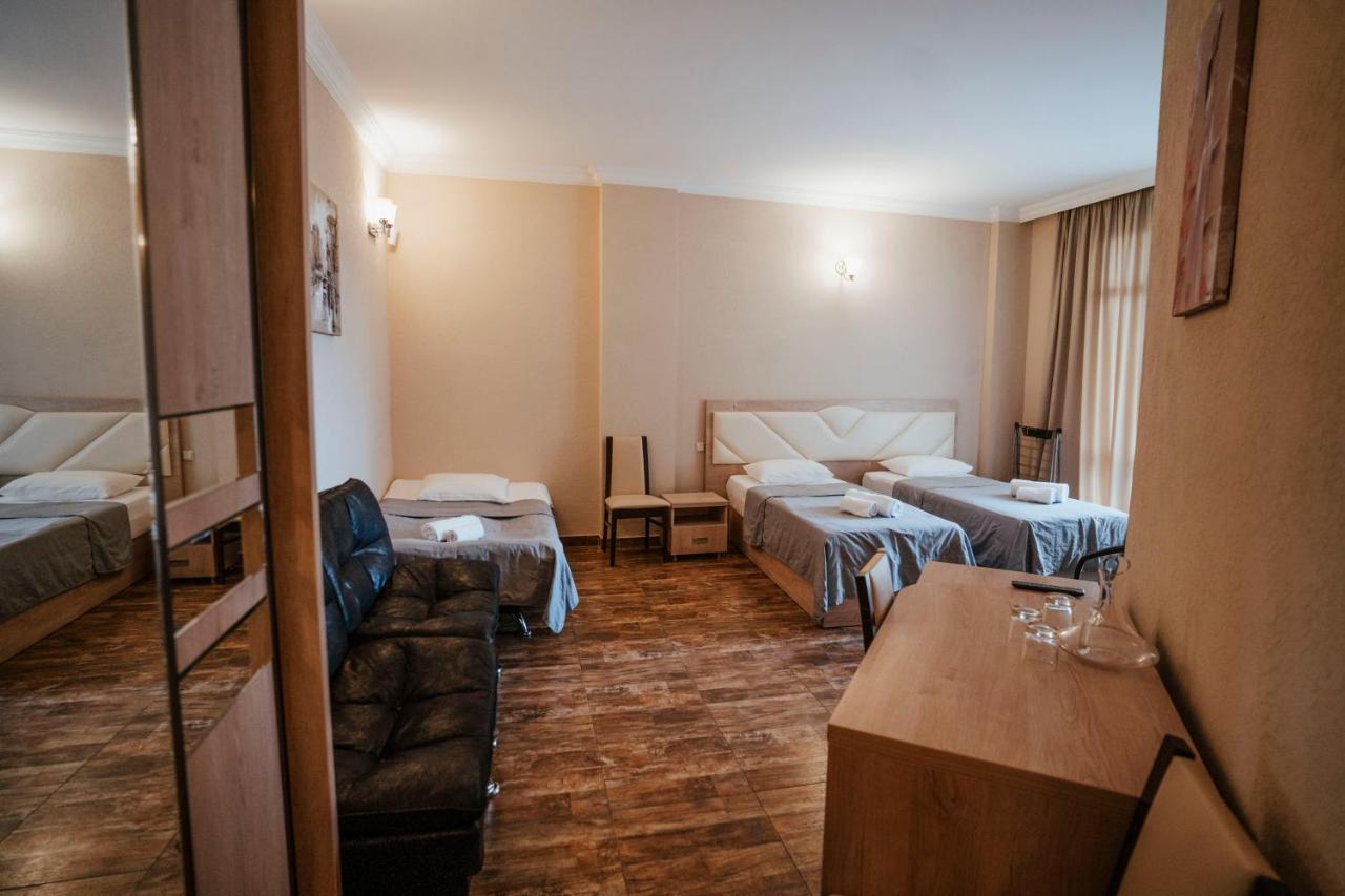 Hotel General Batoumi Extérieur photo