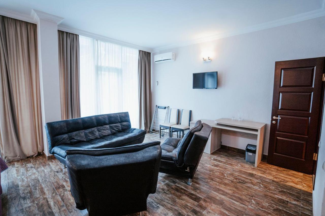 Hotel General Batoumi Extérieur photo