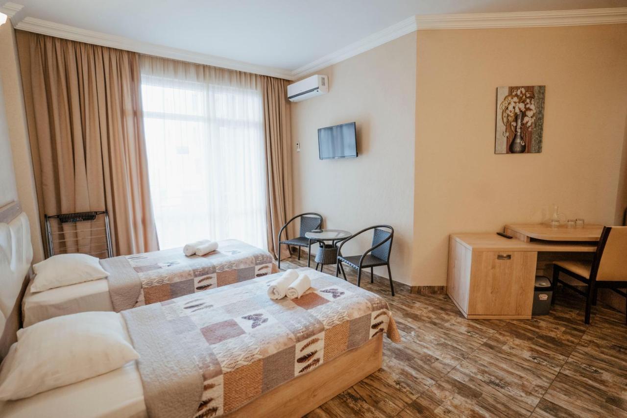 Hotel General Batoumi Extérieur photo