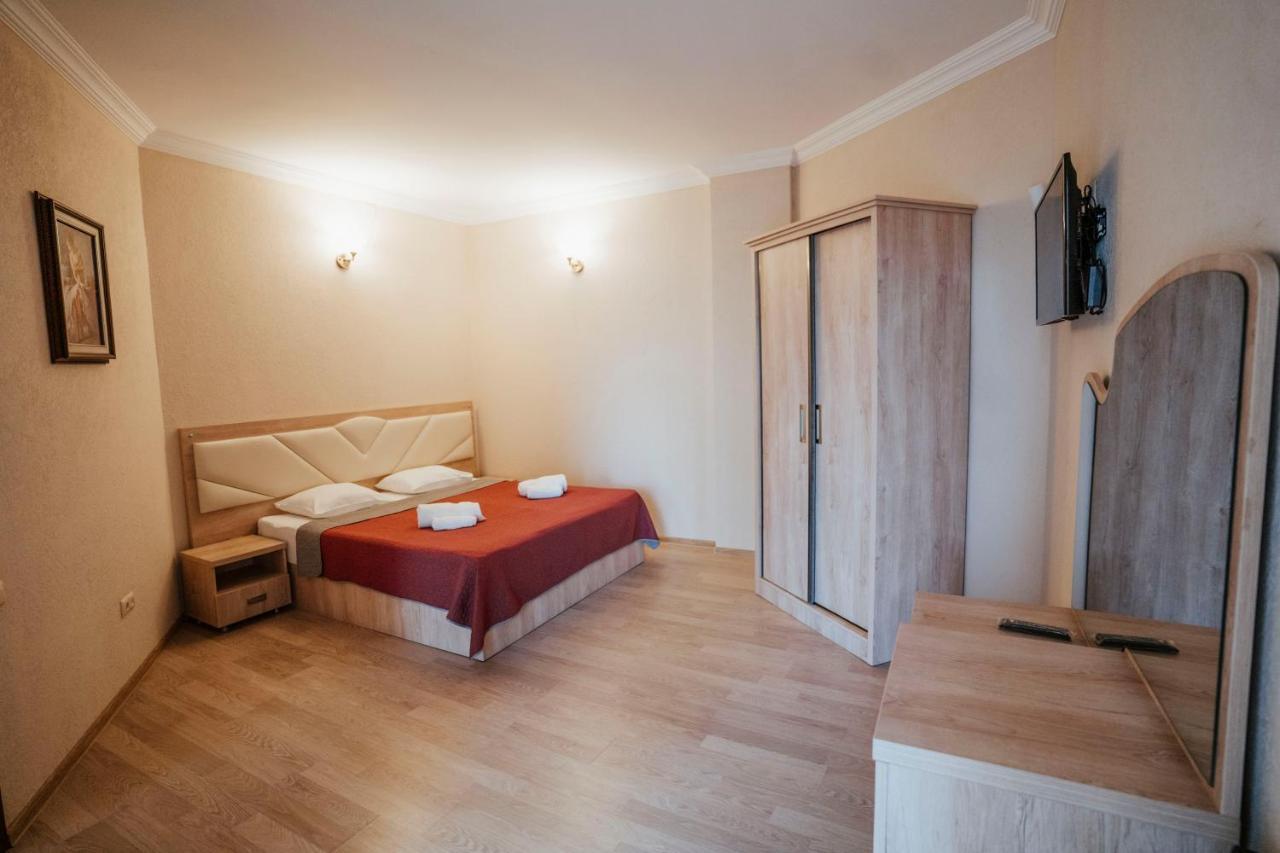 Hotel General Batoumi Extérieur photo