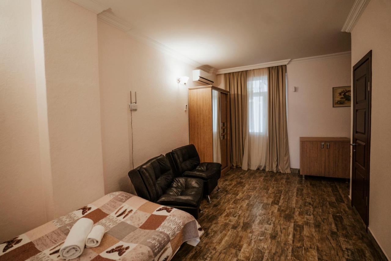 Hotel General Batoumi Extérieur photo