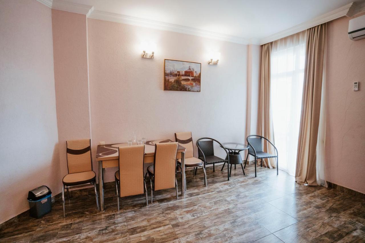 Hotel General Batoumi Extérieur photo
