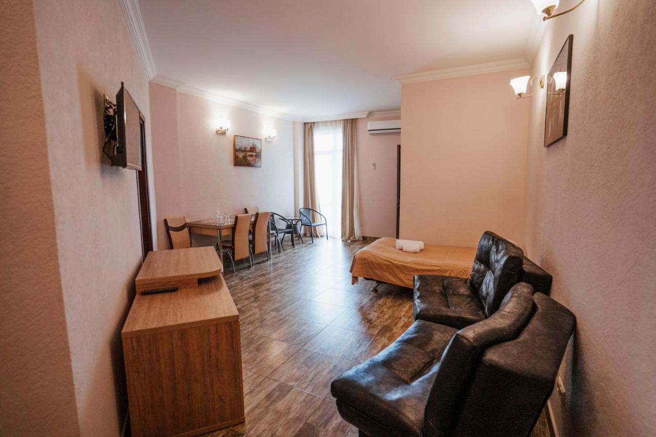 Hotel General Batoumi Extérieur photo