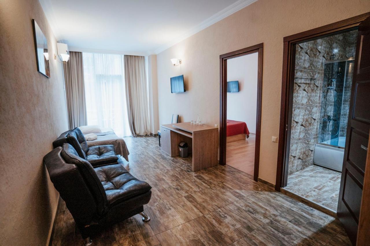 Hotel General Batoumi Extérieur photo