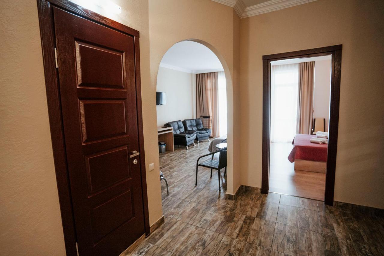Hotel General Batoumi Extérieur photo